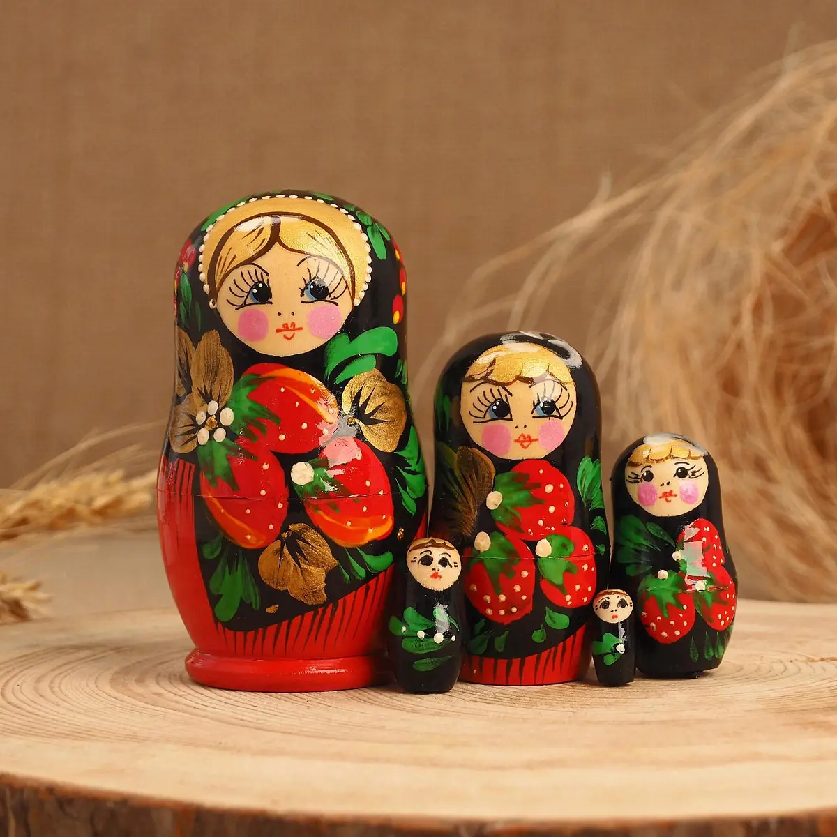 Матрешка деревянная 5-кукольная 10-13 см разноцветная
