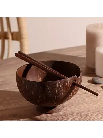 Тарелка с палочками из кокоса