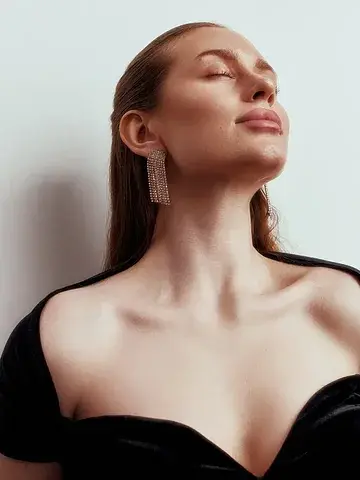 Серьги висячие со стразами