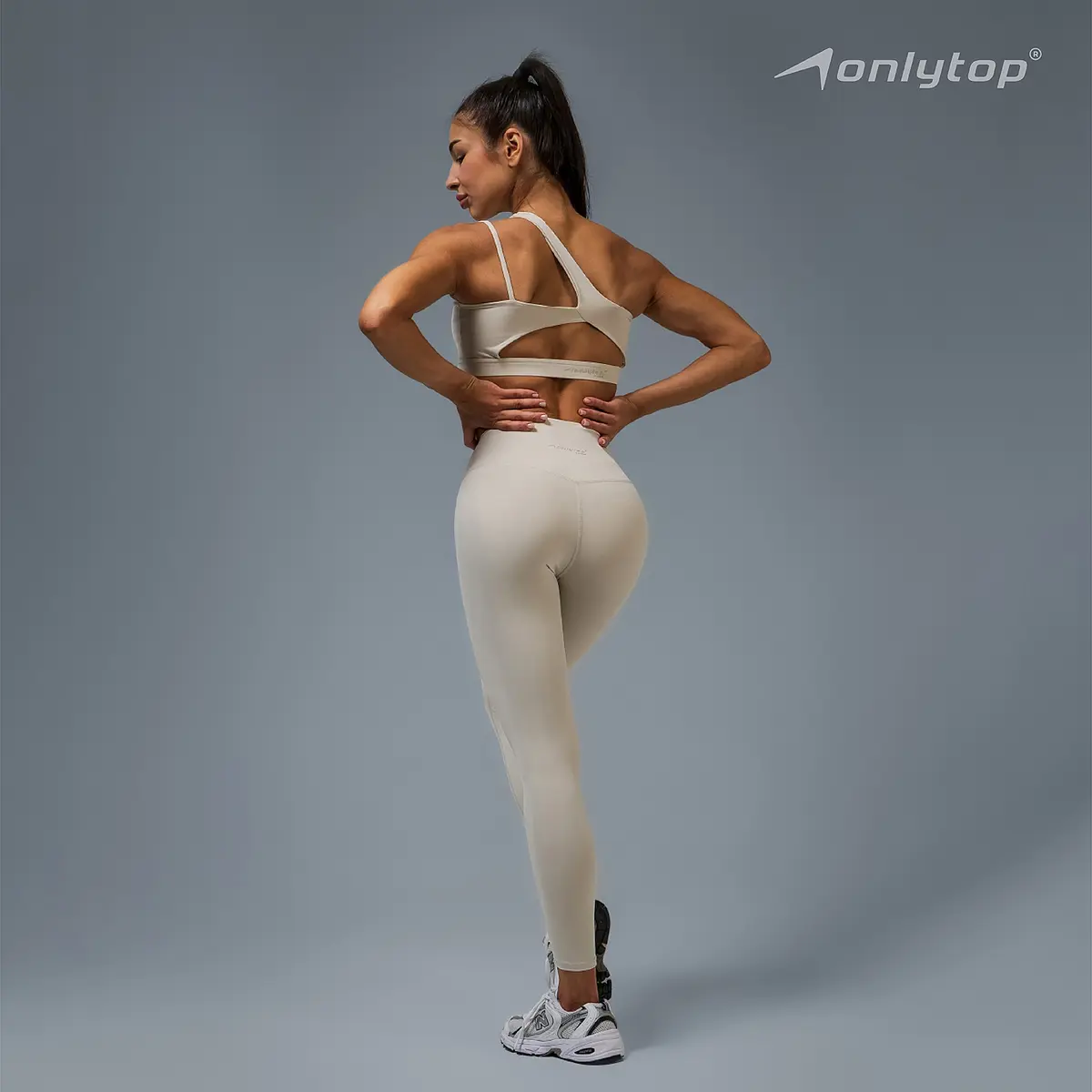 Легинсы спортивные ONLYTOP с надписями бежевые