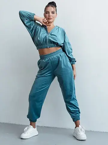 Костюм спортивные