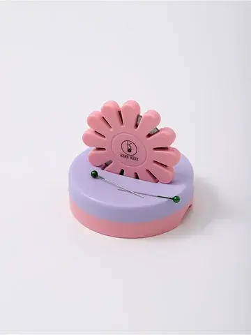 Игольница магнитная с ножом для ниток, d