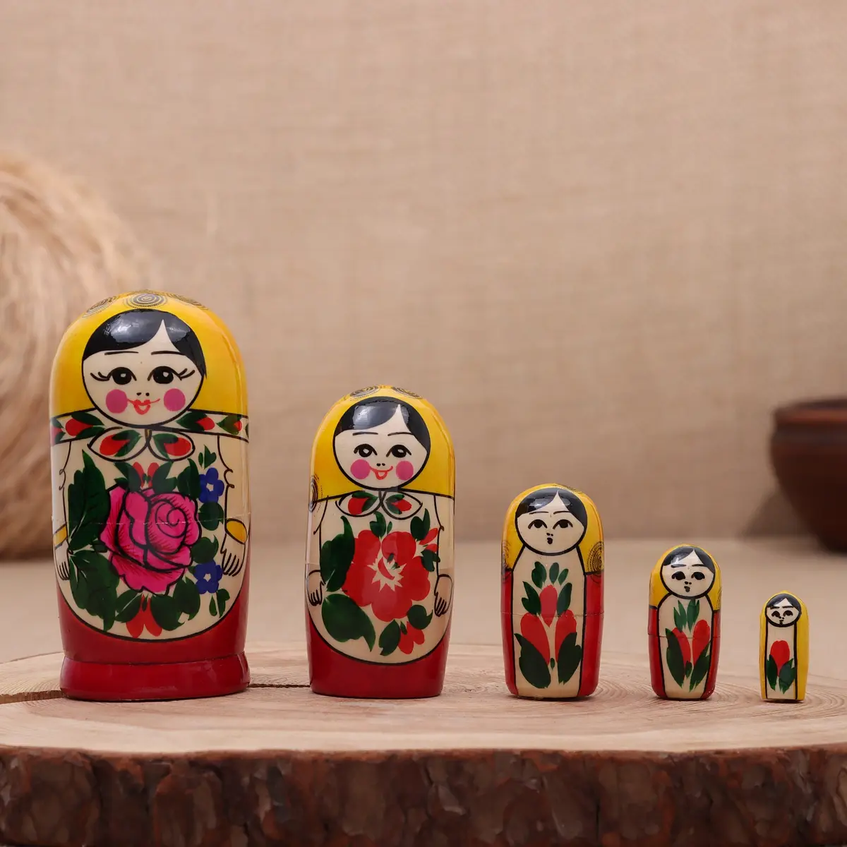 Матрёшка деревянная «Зоя» 5-кукольная 12 см